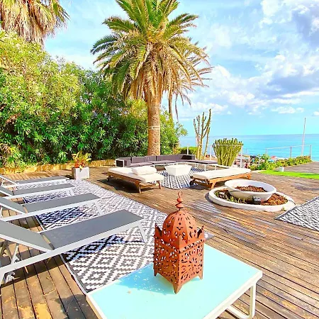 Les Rotes Bed & Breakfast *