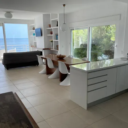 Alojamento de Turismo Selvagem Villa Les Rotes *