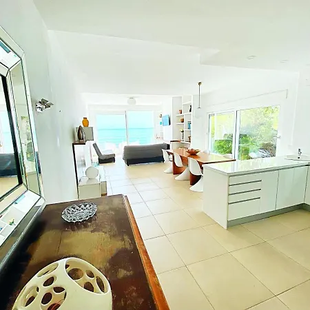 Les Rotes Bed & Breakfast *
