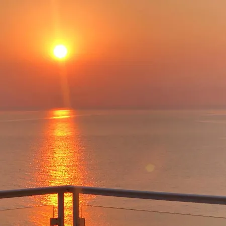 Alojamento de Turismo Selvagem Villa Les Rotes *
